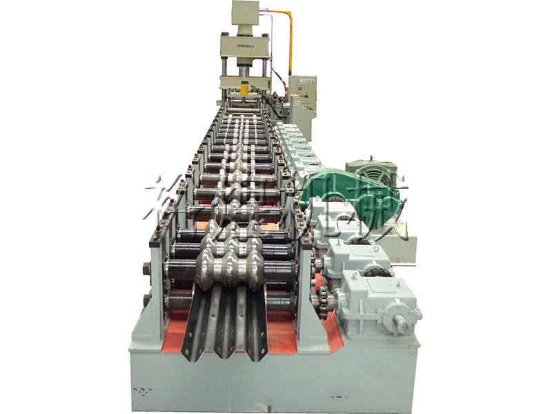 高速護(hù)欄板設(shè)備 高速護(hù)欄板設(shè)備